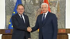 Reformokat és a jogállamiság megerősítését kérte Montenegrótól Várhelyi Olivér