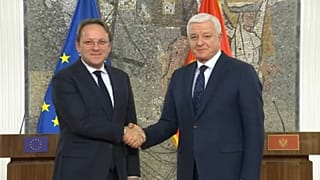 Reformokat és a jogállamiság megerősítését kérte Montenegrótól Várhelyi Olivér