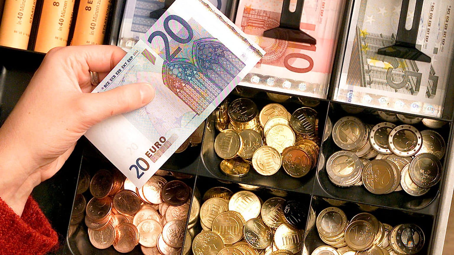 Elérte a 340 forintos szintet az euró