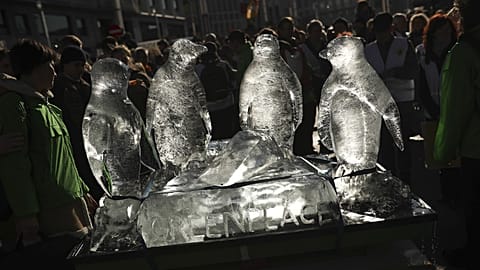Klima-AktivistInnen in Brüssel marschieren für Schutz der Meere