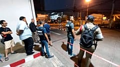 Sur les lieux de la fusillade au centre commercial Terminal 21, à Korat, en Thaïlande, le samedi 8 février 2020.