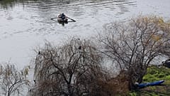 Pescador no rio Guadiana, junto à vila alentejana de Mértola.  NUNO VEIGA/LUSA