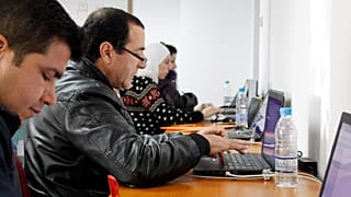 Humans in The Loop: Ψηφιακή απασχόληση σε πρόσφυγες και ευάλωτους
