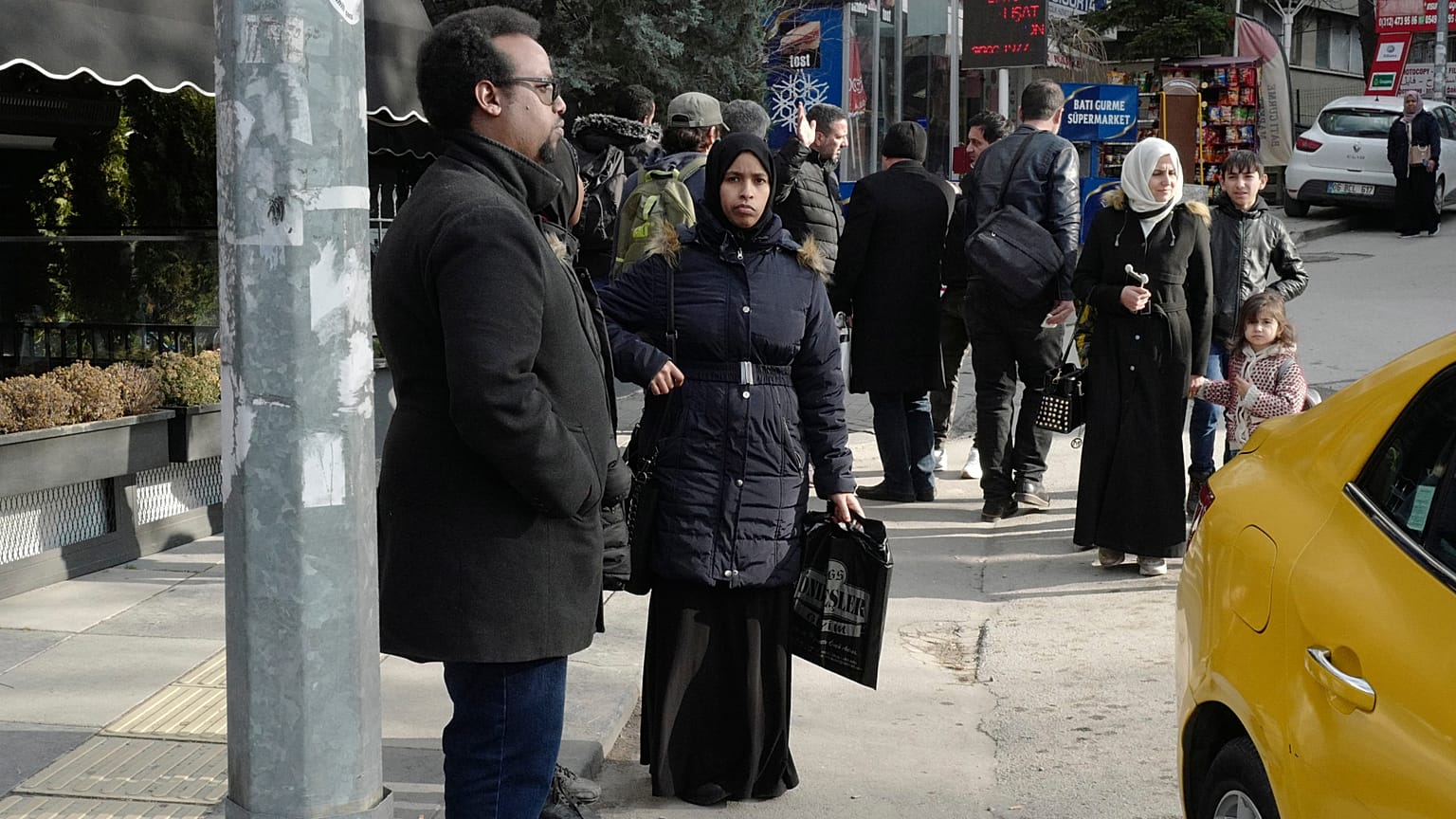 Türkiye'nin Suriyeli sığınmacıları savaş bölgesine sınır dışı ettiği iddiası