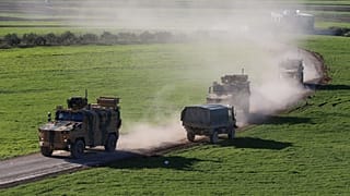 Türk Silahlı Kuvvetlerince, İdlib'deki gözlem noktalarına tank, zırhlı askeri ambulans ve zırhlı personel taşıyıcı (ZPT) sevk edildi.