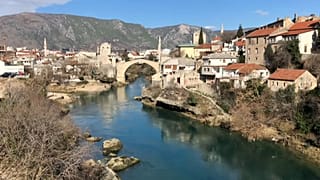 Bosnia-Herzegovina lucha por curar las heridas que provocó la guerra