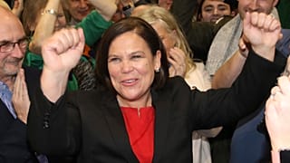 El Sinn Féin pasa de partido 'apestado' a decisivo tras las elecciones en Irlanda