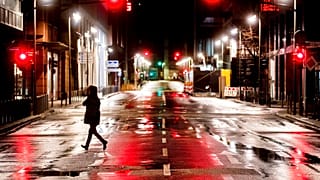 Menschenleere Straßen am Montagmorgen in Frankfurt.