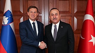 Dışişleri Bakanı Mevlüt Çavuşoğlu, resmi ziyaret amacıyla Ankara’da bulanan Slovenya Dışişleri Bakanı Miro Cerar ile bir araya geldi