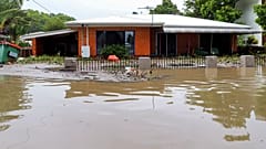 Sintflutartige Regenfälle setzen Sydney unter Wasser 