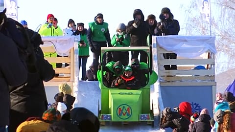 Im Schuss nach unten: Tataren auf selbstgemachten Schlitten