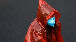 COVID-19:  242 νέοι θάνατοι και 14.840 νέα επιβεβαιωμένα κρούσματα