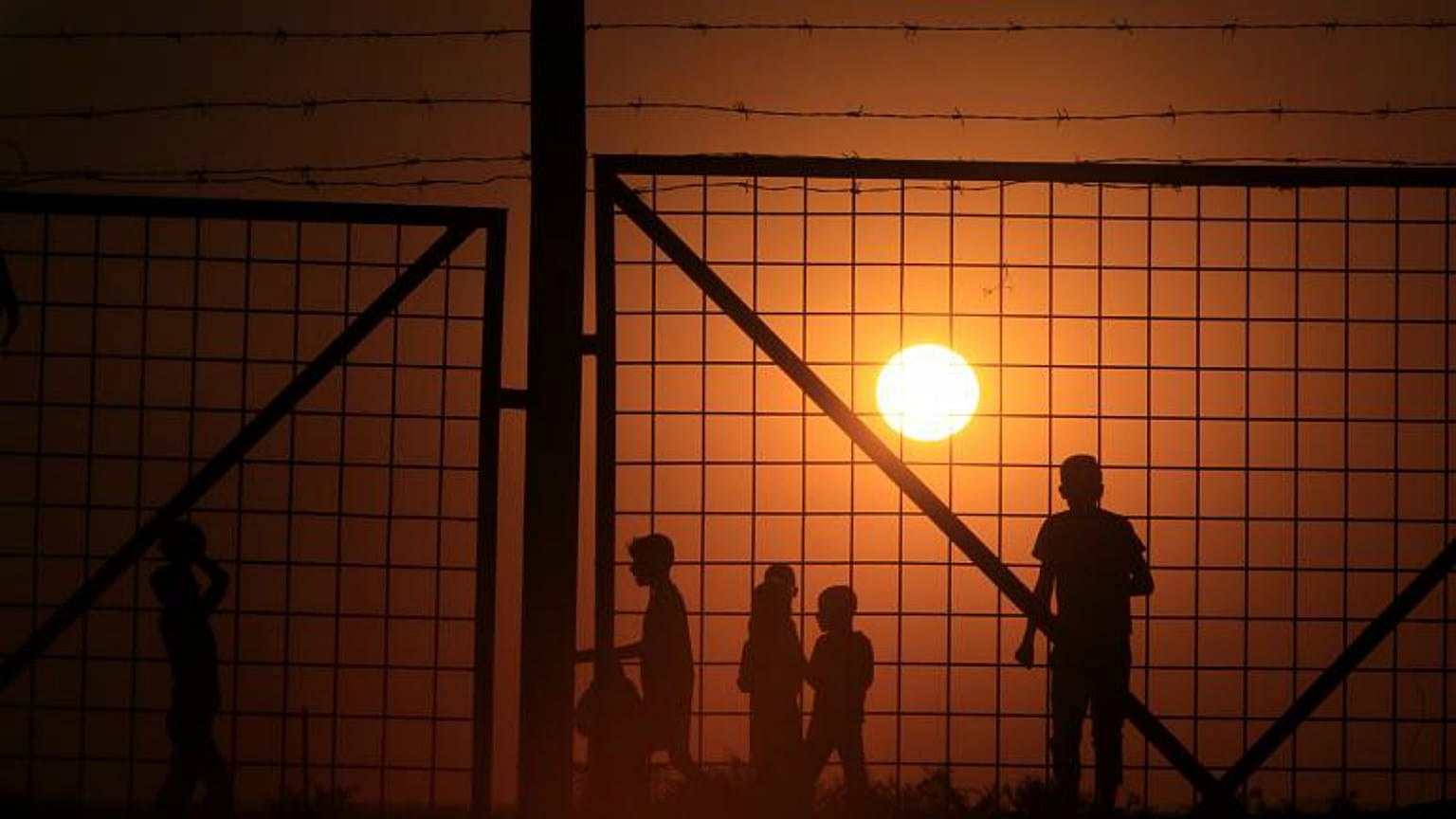 اليونان تعلن عن إقامة مخيمات جديدة لطالبي اللجوء في جزر بحر إيجه