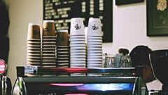 Paper cups are an easy solution to spontaneous takeaway coffee.
