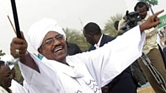عضو شورای حکومتی سودان: عمر البشیر را به دادگاه لاهه تحویل می‌دهیم
