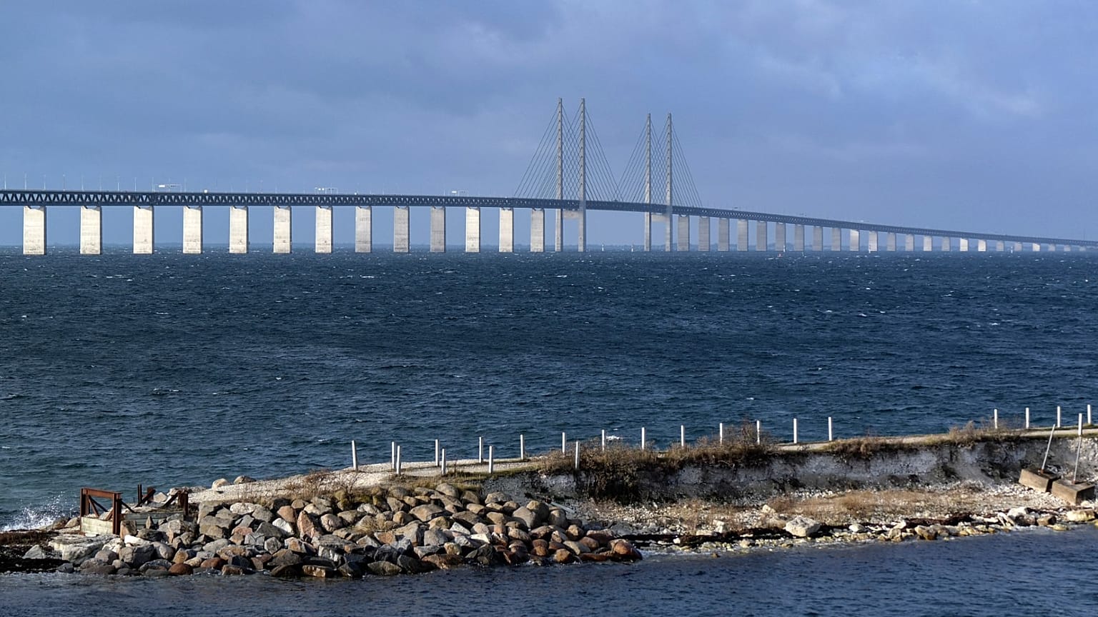 Photo d'illustration : Le pont de l'Øresund entre la Suède et le Danemark, le 12 novembre 2015.