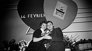 En imágenes: historias de San Valentín desde 1950 hasta hoy 