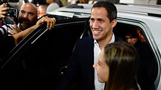 Au Venezuela, l'opposant Juan Guaido de retour sous les vivats et les huées