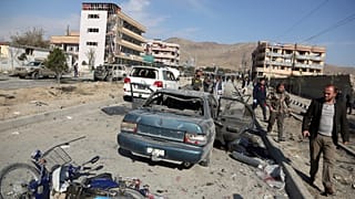 Afganistan'da meydanan gelen bombalı saldırı