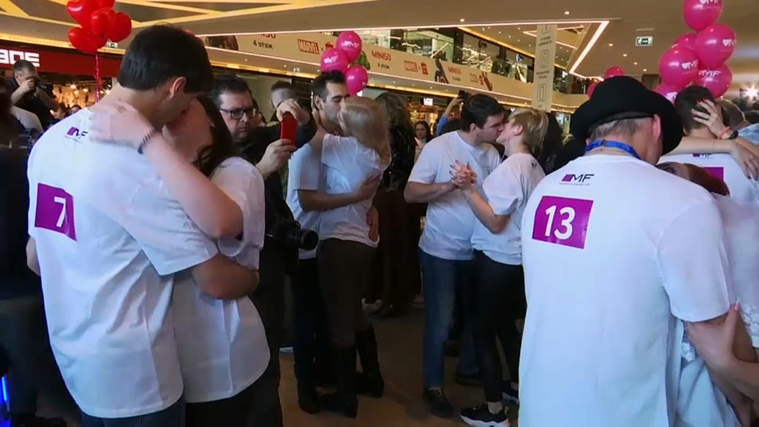 Λευκορωσία: Διαγωνισμός φιλιού στο Μινσκ