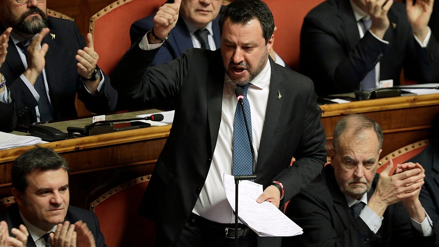 Senado aprova levantamento da imunidade a Salvini