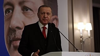 Erdoğan: Türkiye'nin karşısında hangi gavur varsa onun kılıcını çalanları ifşa edeceğiz