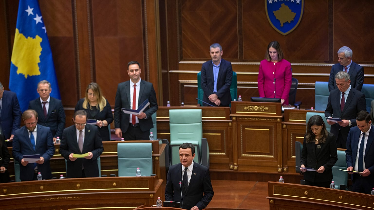 Kosova'da Başbakan ve bakanların maaşları yarıya inecek