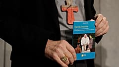 Papa foge ao tema da ordenação de homens casados