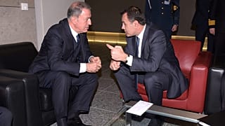 Συνάντηση Νίκου Παναγιωτόπουλου και Χουλουσί Ακάρ στο περιθώριο της Συνόδου του ΝΑΤΟ
