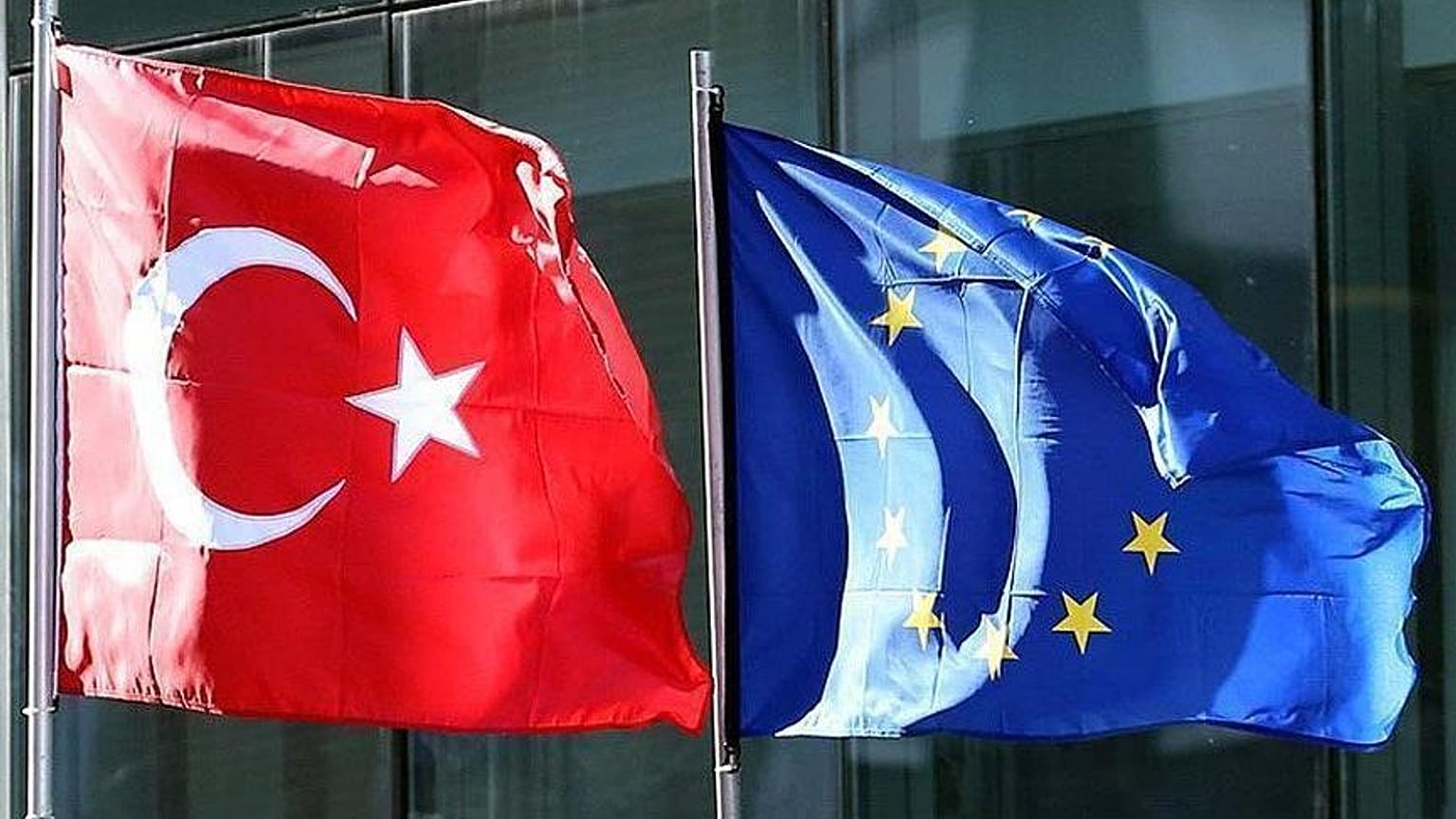 Türkiye ve AB bayrakları