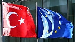 Türkiye ve AB bayrakları