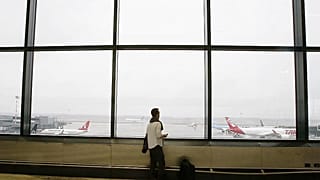 Der im Iran geborene Bioingenieur-Forscher Nima Enayati auf dem internationalen Flughafen Malpensa in Mailand im Februar 2017.