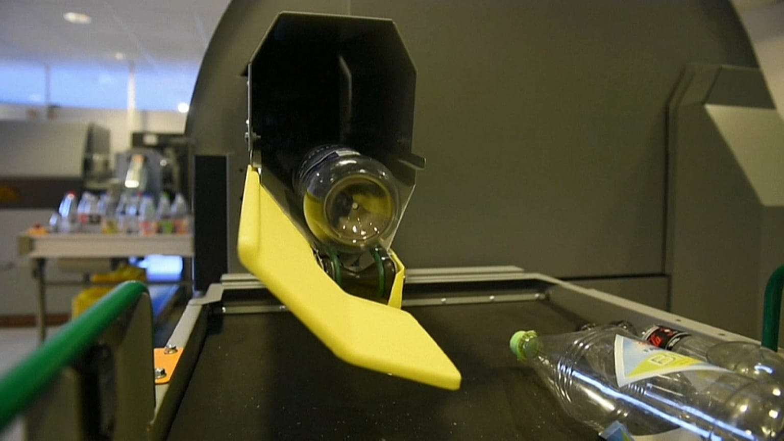Una storia di successo: ecco come la Norvegia ricicla le bottiglie di plastica