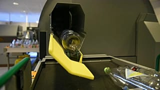 Una storia di successo: ecco come la Norvegia ricicla le bottiglie di plastica