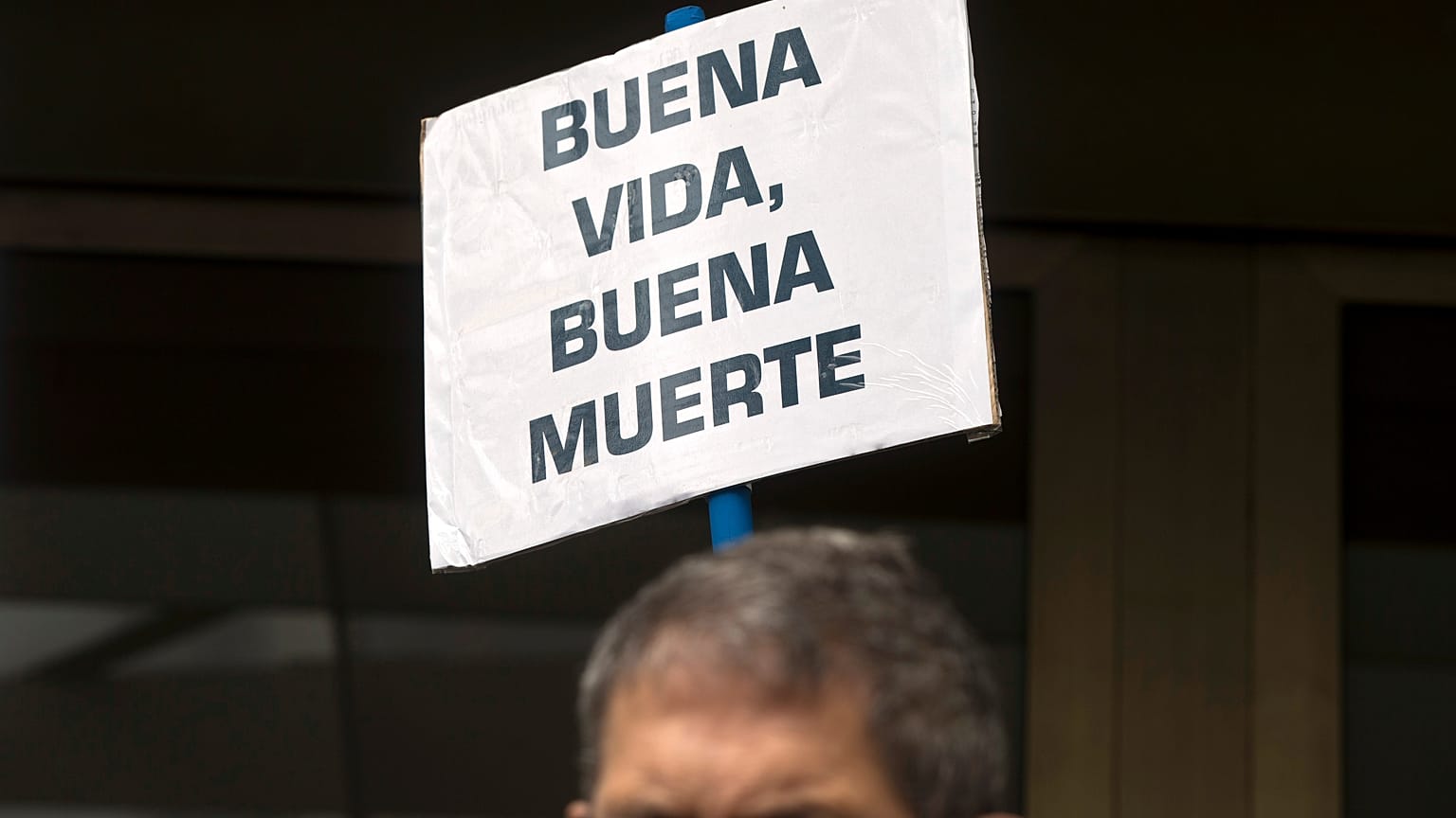 La eutanasia enciende el debate entre los médicos españoles