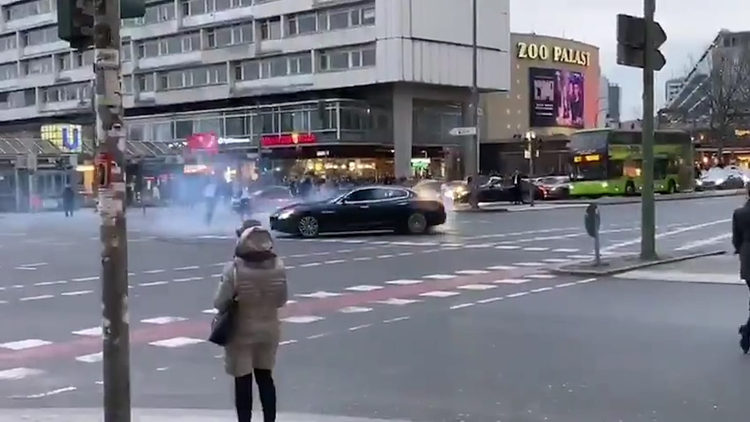 Berlin'de drift yapan araç 