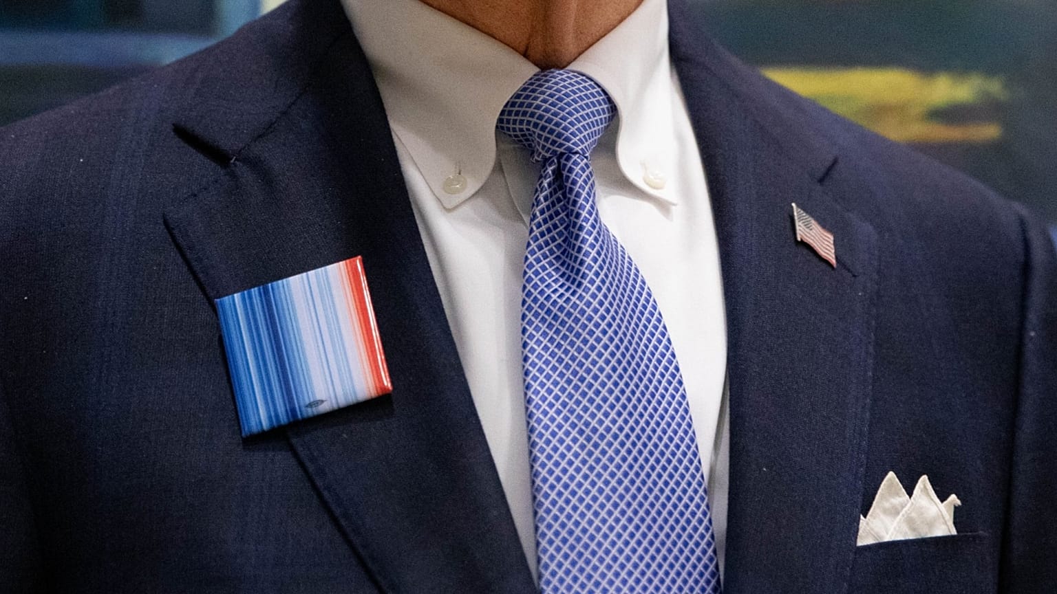 Tom Carper szenátor kitűzője