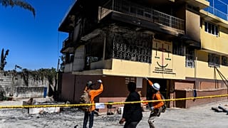 Haiti'nin başkenti Port-au-Prince'de yangın çıkan yetimhanede