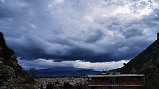 Ισχυρές νυκτερινές βροχές σημειώθηκαν στο Αιγαίο