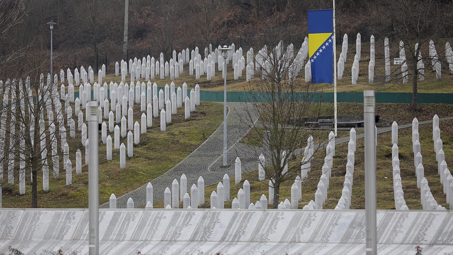 Srebrenitsa'da kimliği belirlenemeyen 82 kurban toprağa verilecek 