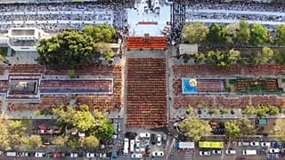 10 тысяч монахов молились за жертв стрельбы в Таиланде