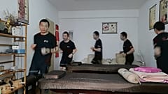 Wegen Covid-19-Quarantäne: Chinese läuft Marathon in seiner Wohnung