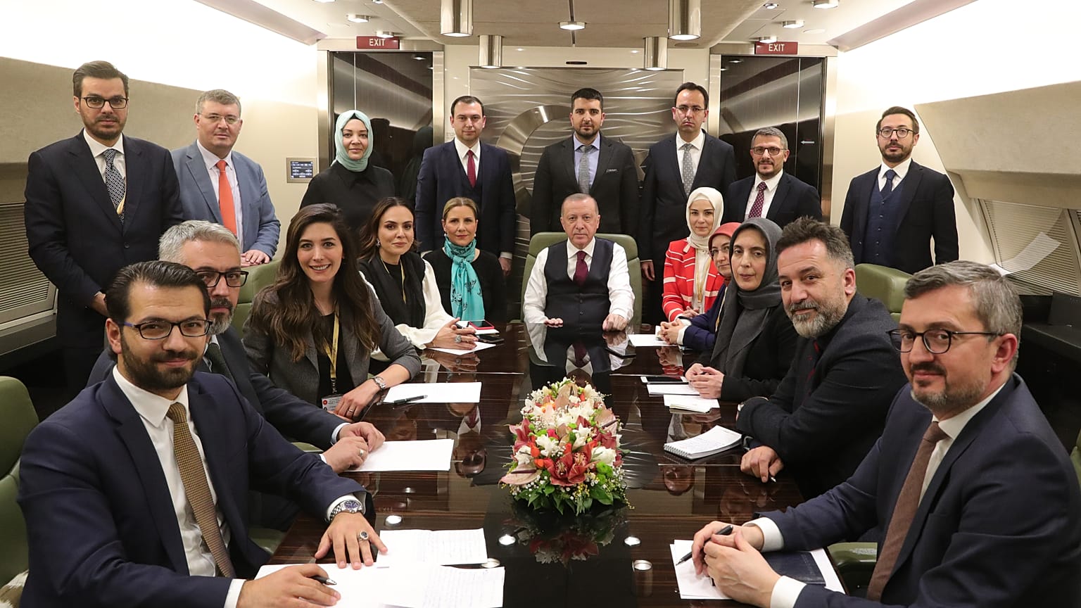 Türkiye Cumhurbaşkanı Recep Tayyip Erdoğan, uçakta gazetecilerle sohbet etti