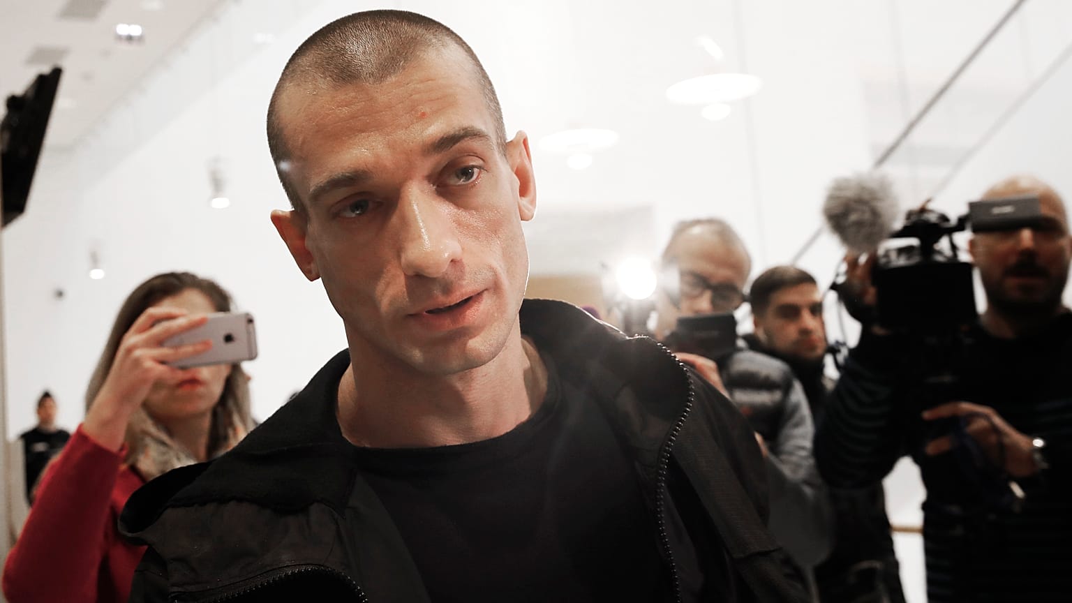 Павленский с подругой арестованы