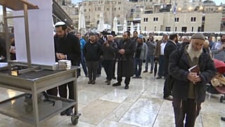شاهد: صلوات في حائط المبكي لمنع انتشار فيروس كورونا