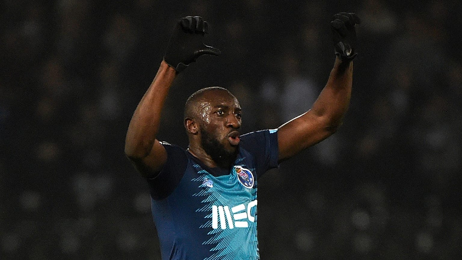 L'attaquant franco-malien du FC Porto Moussa Marega réagissant aux chants racistes et aux cris de singe dont il a été victime le 16 février 2020. 
