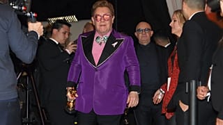 Wegen Lungenentzündung: Elton John bricht Konzert ab
