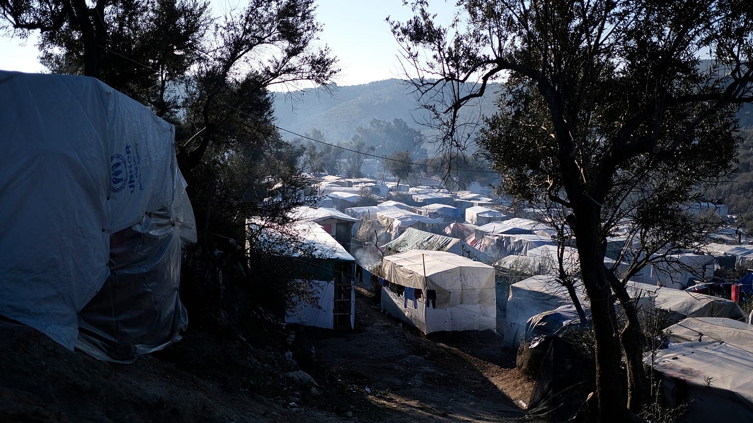 Μεταναστευτικό: "Παγώνουν" για μια εβδομάδα οι επιτάξεις εκτάσεων στα νησιά