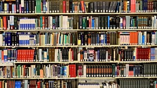 Книжные магазины бастуют в поддержку фигурантов дела "Сети"
