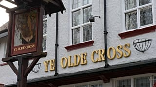 Cheers! Die (un)eigennützigen Pub-Retter von Ryton